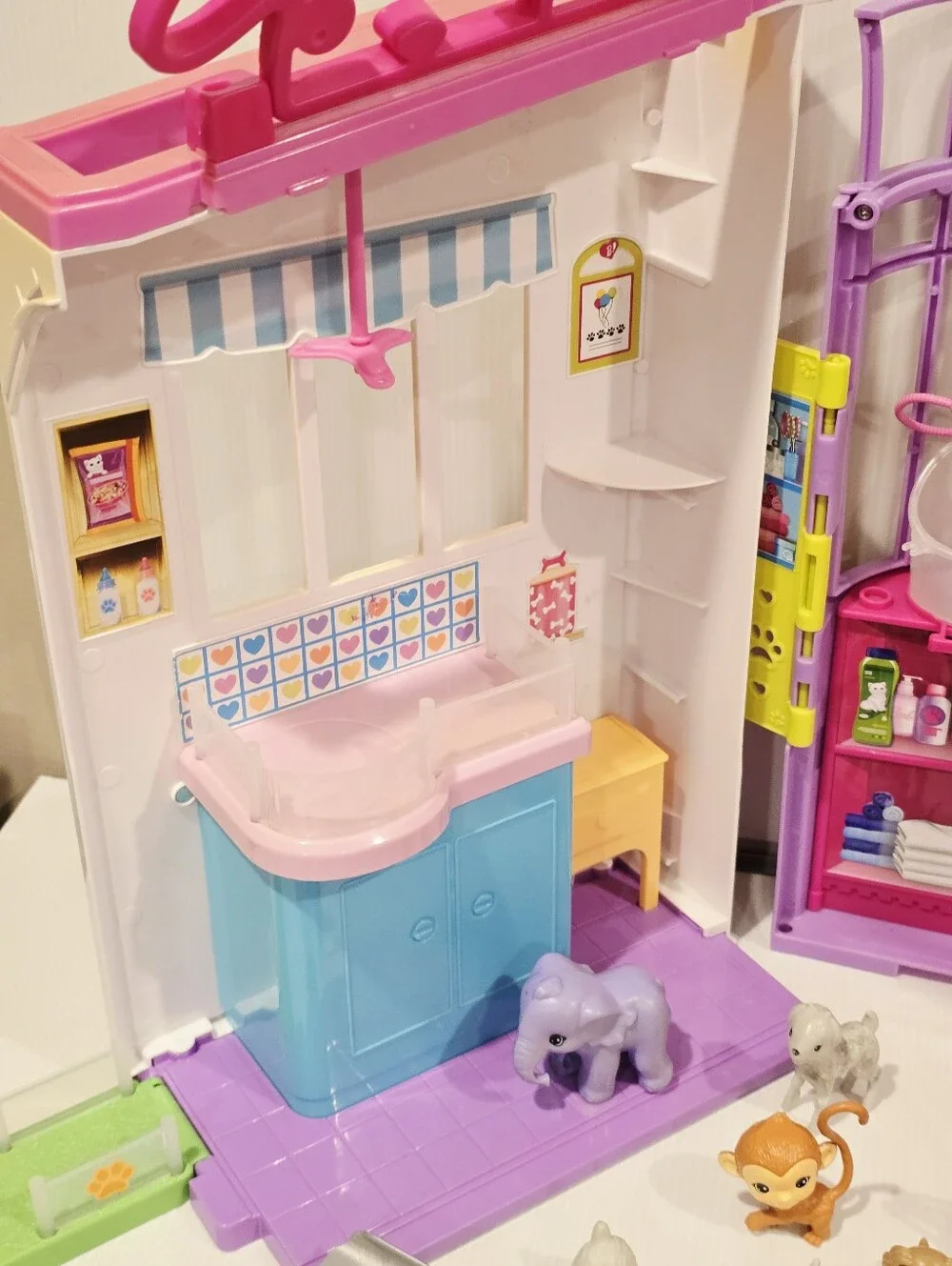 Barbie Folding Pet Care Center Animal Vet Clinic Foldaway Playset